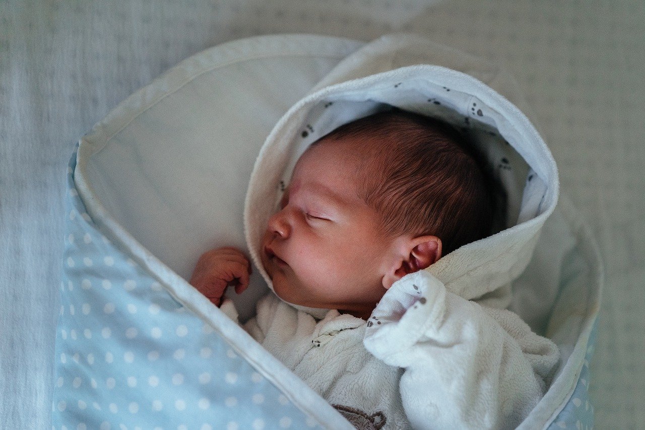 pasgeboren baby slapen